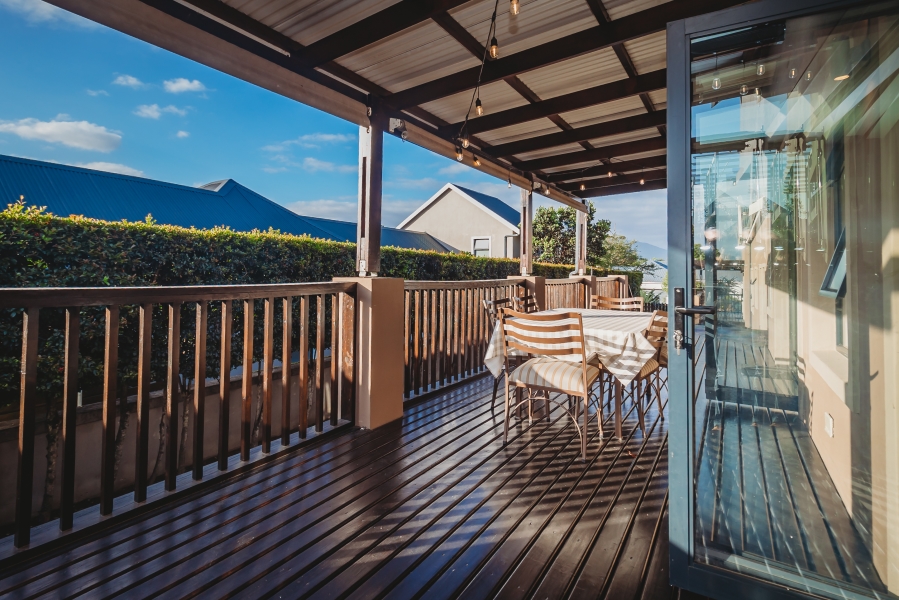 4 Bedroom Property for Sale in Kraaibosch Manor Western Cape